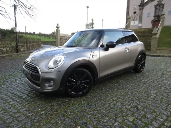 MINI 3 Portas 2018 - 18490 EUR, 164000 km - AUTO.MOTO.pt - 164000km - foto 2 de 53
