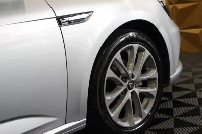 Renault Mégane Sport Tourer 2020 - 16790 EUR, 137000 km - AUTO.MOTO.pt - 137000km - foto 13 de 37