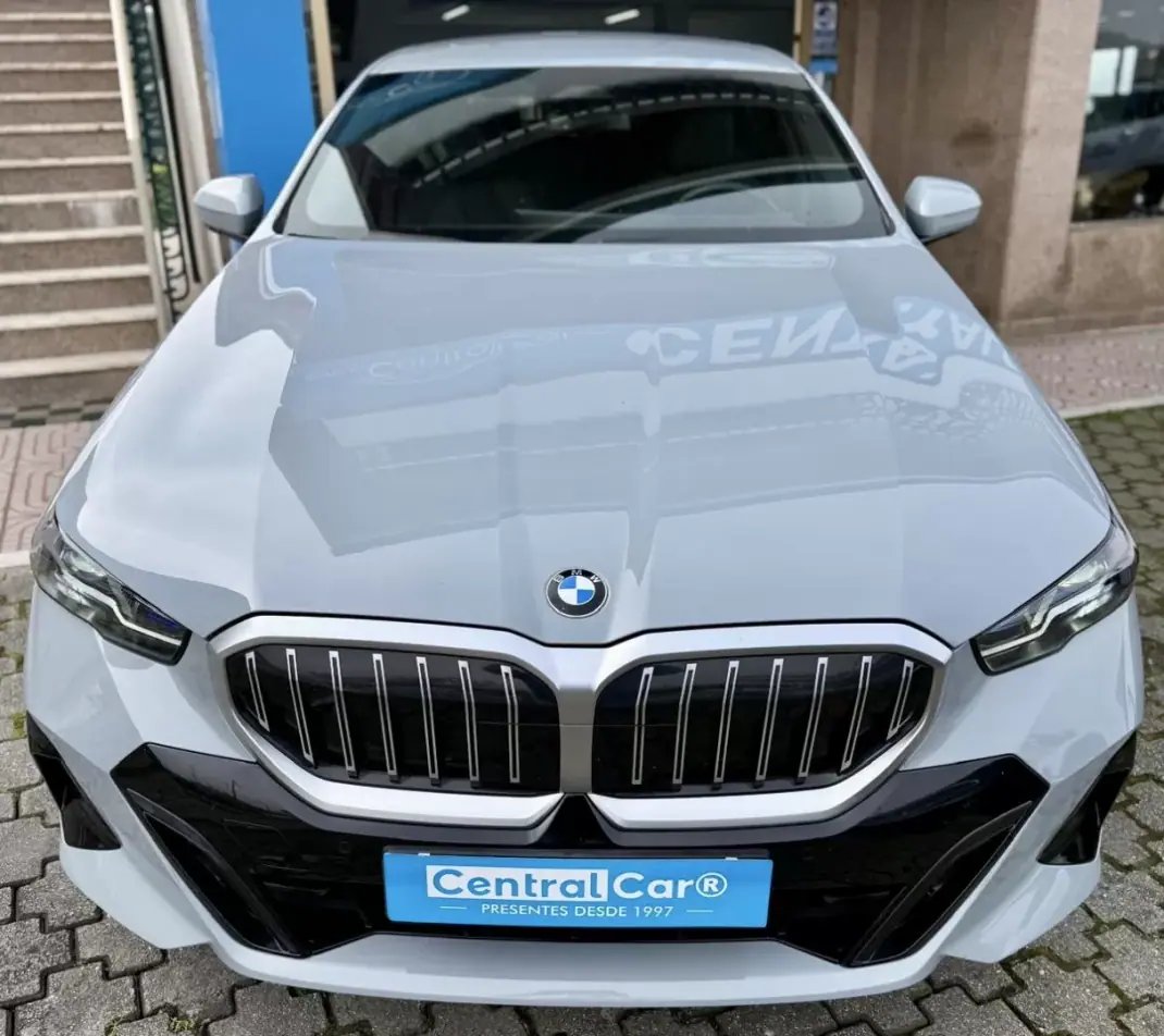 BMW 520 2024 - 52450 EUR, 45000 km - AUTO.MOTO.pt - 45000km - foto 4 de 27
