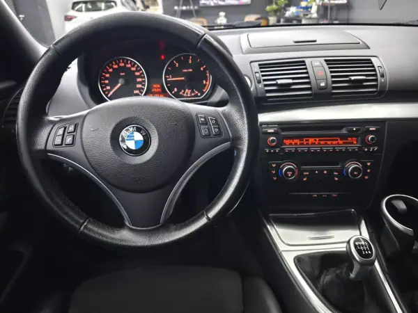 BMW 118 2012 - 13950 EUR, 239213 km - AUTO.MOTO.pt - 239213km - foto 25 de 39