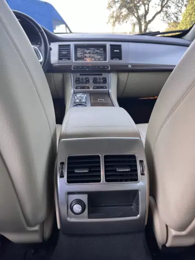 Jaguar XF Sportbrake 2013 - 15999 EUR, 245000 km - 245000km - foto 15 de 32