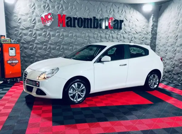 Alfa Romeo Giulietta 2012 - 13750 EUR, 119336 km - AUTO.MOTO.pt - 119336km - foto 6 de 35