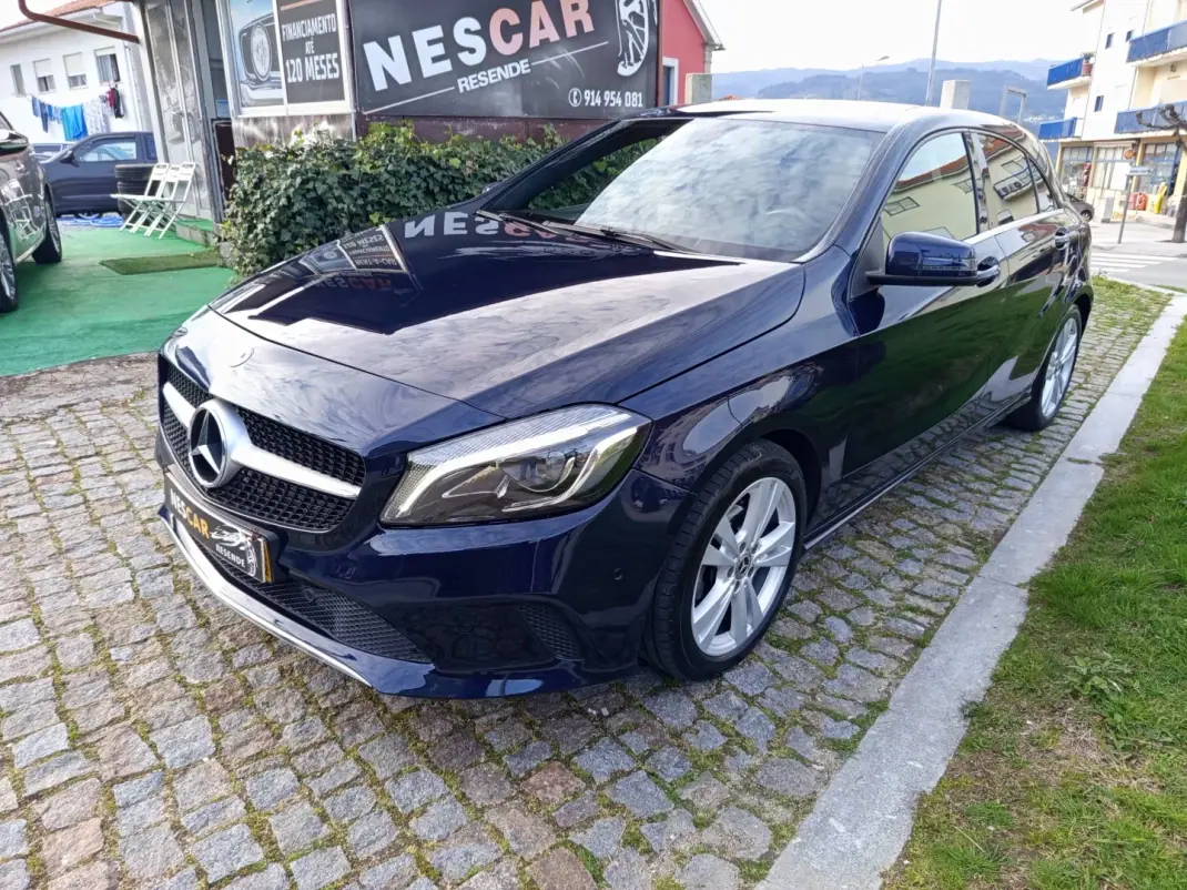 Mercedes-Benz A 180 2018 - 17990 EUR, 75772 km - AUTO.MOTO.pt - 75772km - foto 2 de 12