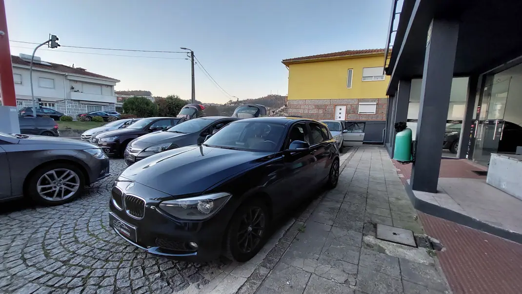 BMW 116 2013 - 8000 EUR, 239000 km - AUTO.MOTO.pt - 239000km - foto 1 de 15