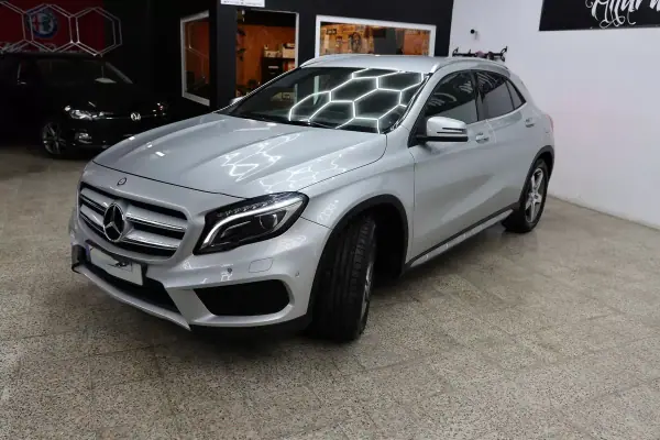 Mercedes-Benz GLA 200 2015 - 22900 EUR, 128425 km - AUTO.MOTO.pt - 128425km - foto 6 de 24