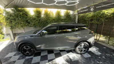 Peugeot e-2008 2025 - 25900 EUR, 13646 km - AUTO.MOTO.pt - 13646km - foto 7 de 22