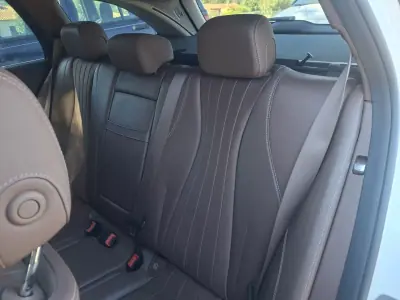 Mercedes-Benz E 300 2018 — foto 6 de 23