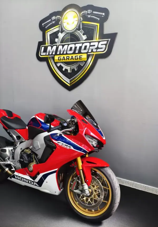 Honda CBR 1000RR 2017 - 15250 EUR, 17000 km - AUTO.MOTO.pt - 17000km - foto 2 de 32