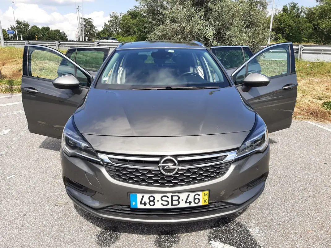 Opel Astra Sports Tourer 2016 - 9500 EUR, 234547 km - AUTO.MOTO.pt - 234547km - foto 2 de 9