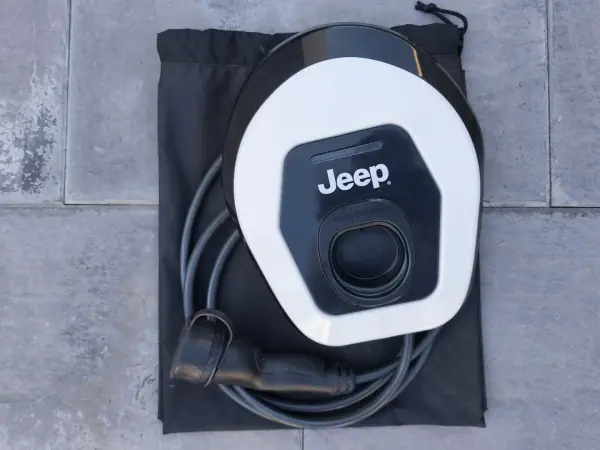 Jeep Compass 2020 - 22990 EUR, 79241 km - AUTO.MOTO.pt - 79241km - foto 8 de 30