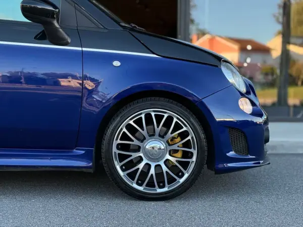 Abarth 595 2016 - 17990 EUR, 137000 km - AUTO.MOTO.pt - 137000km - foto 13 de 20