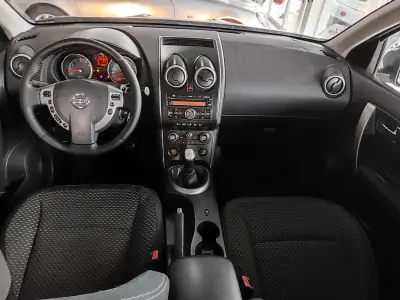 Nissan Qashqai 2010 - 6750 EUR, 250000 km - AUTO.MOTO.pt - 250000km - foto 22 de 32
