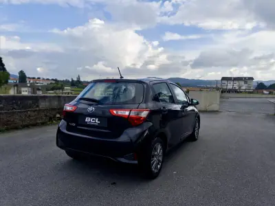 Toyota Yaris 2017 - 11990 EUR, 103000 km - AUTO.MOTO.pt - 103000km - foto 7 de 39