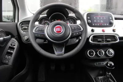 Fiat 500X 2021 - 16400 EUR, 7450 km - 7450km - foto 11 de 38