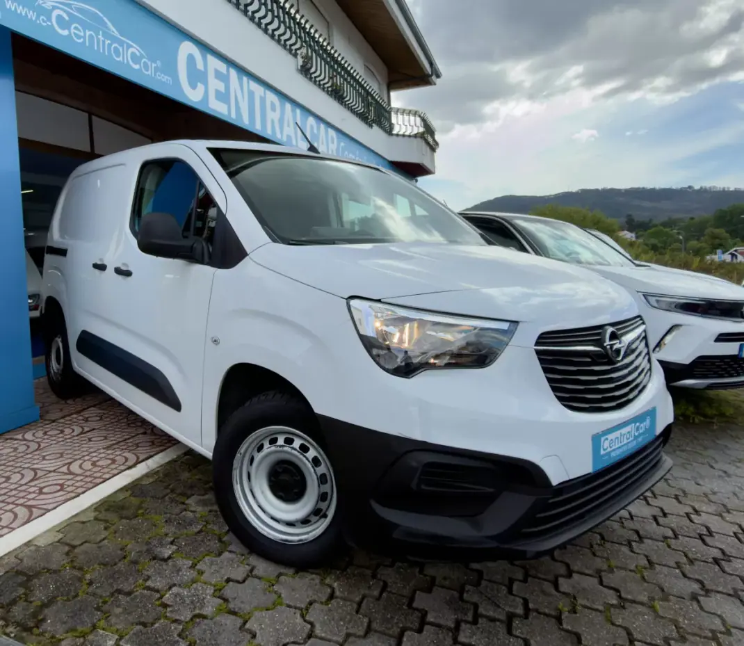 Opel COMBO 2023 - 14950 EUR, 67000 km - 67000km - foto 2 de 23