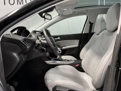 Peugeot 308 2018 - 11890 EUR, 159000 km - AUTO.MOTO.pt - 159000km - foto 29 de 35