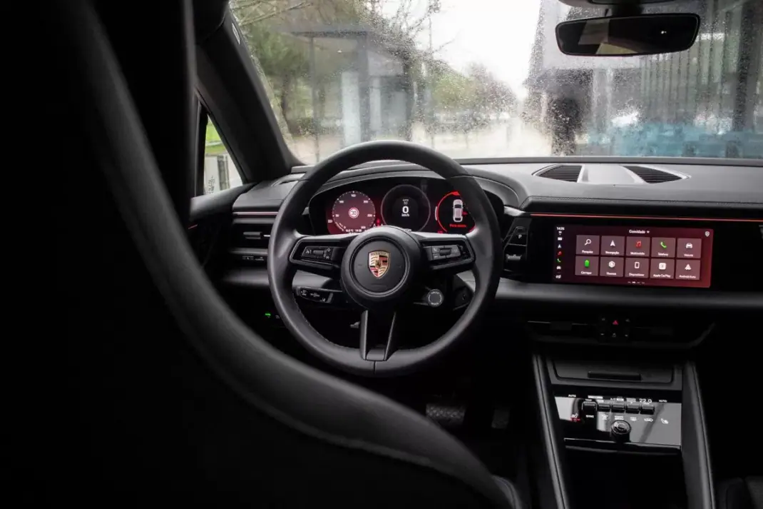 Porsche Macan 2025 - 83990 EUR, 15400 km - AUTO.MOTO.pt - 15400km - foto 39 de 49