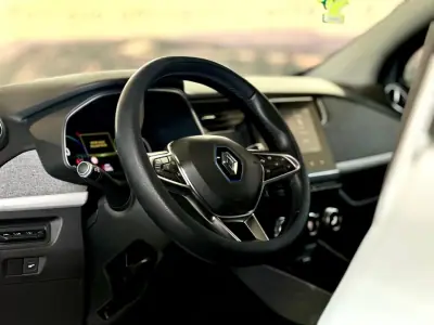 Renault Zoe 2020 - 17900 EUR, 71943 km - AUTO.MOTO.pt - 71943km - foto 16 de 24