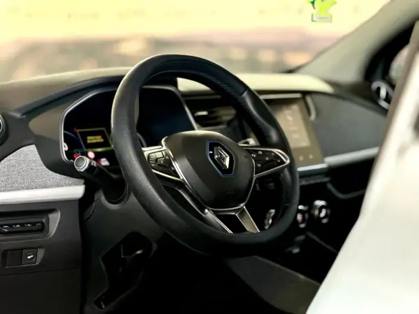 Renault Zoe 2020 - 14500 EUR, 71943 km - AUTO.MOTO.pt - 71943km - foto 16 de 24