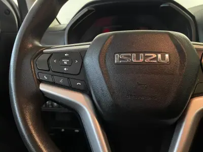 Isuzu 2023 - 32950 EUR, 32000 km - AUTO.MOTO.pt - 32000km - foto 13 de 26
