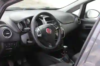 Fiat Punto 2017 — foto 4 de 15