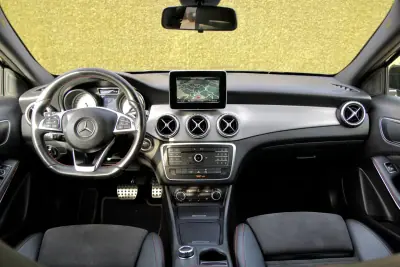 Mercedes-Benz GLA 180 2016 - 22500 EUR, 148000 km - AUTO.MOTO.pt - 148000km - foto 14 de 32
