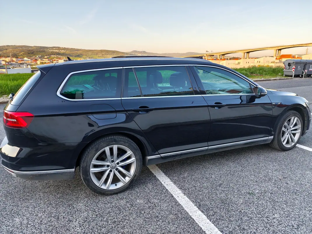 Volkswagen Passat Variant 2015 - 15500 EUR, 166000 km - 166000km - foto 4 de 12