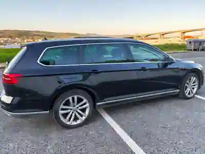 Volkswagen Passat Variant 2015 - 15500 EUR, 166000 km - 166000km - foto 4 de 12