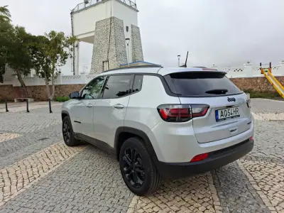 Jeep Compass 2022 - 23900 EUR, 94325 km - 94325km - foto 4 de 28