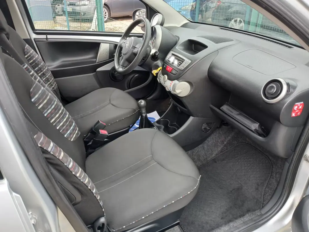 Citroën C1 2013 - 5650 EUR, 177053 km - AUTO.MOTO.pt - 177053km - foto 22 de 24
