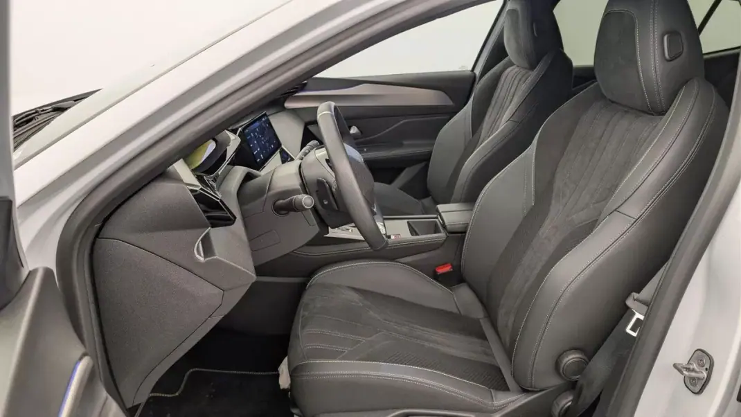 Peugeot 408 2024 - 33750 EUR, 2992 km - AUTO.MOTO.pt - 2992km - foto 14 de 19