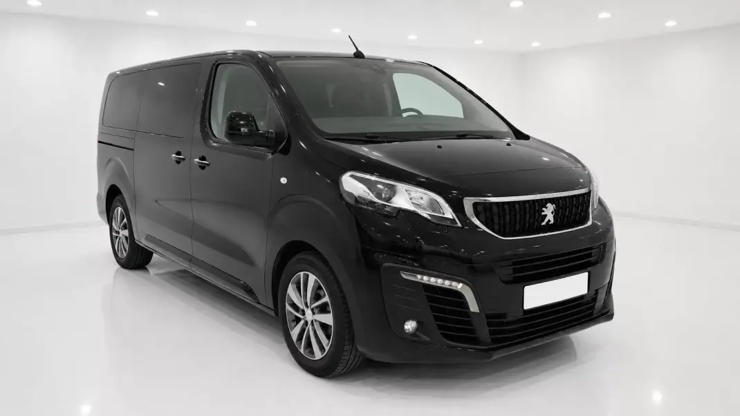 Peugeot e-Traveller 2023 - 20324 EUR, 210000 km - 210000km - foto 2 de 10