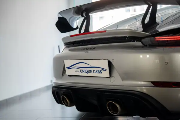 Porsche 718 Cayman 2022 - 220000 EUR, 9950 km - AUTO.MOTO.pt - 9950km - foto 18 de 42