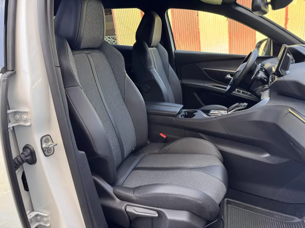 Peugeot 3008 2023 - 29900 EUR, 70916 km - AUTO.MOTO.pt - 70916km - foto 22 de 22