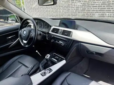 BMW 318 2013 - 13900 EUR, 193000 km - AUTO.MOTO.pt - 193000km - foto 2 de 13