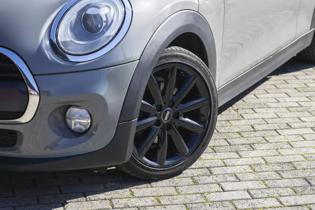 MINI 3 Portas 2017 - 13900 EUR, 237412 km - AUTO.MOTO.pt - 237412km - foto 10 de 32