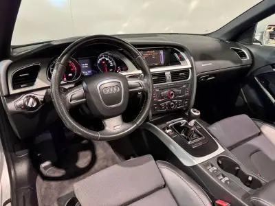 Audi A5 Cabrio 2009 - 15900 EUR, 186000 km - AUTO.MOTO.pt - 186000km - foto 17 de 45