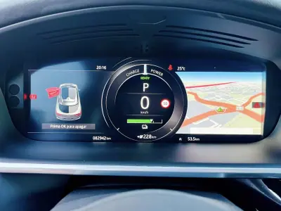 Jaguar I-Pace 2018 - 23500 EUR, 83000 km - AUTO.MOTO.pt - 83000km - foto 13 de 15