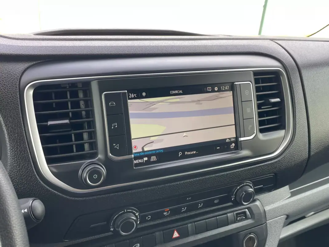 Opel COMBO 2022 - 17450 EUR, 123000 km - AUTO.MOTO.pt - 123000km - foto 25 de 37