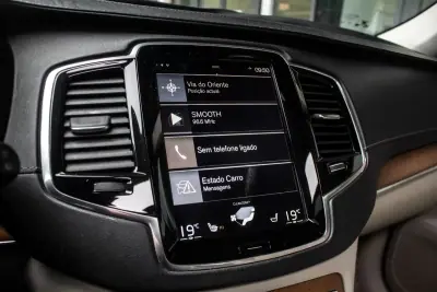 Volvo XC 90 2016 - 24990 EUR, 206775 km - AUTO.MOTO.pt - 206775km - foto 42 de 50