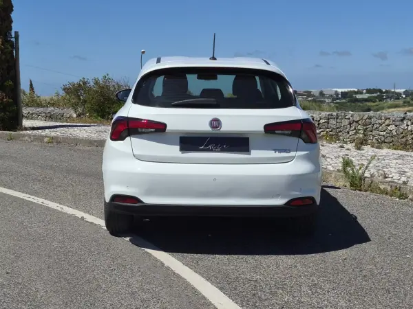 Fiat Tipo Station Wagon 2019 - 9990 EUR, 96572 km - AUTO.MOTO.pt - 96572km - foto 5 de 24