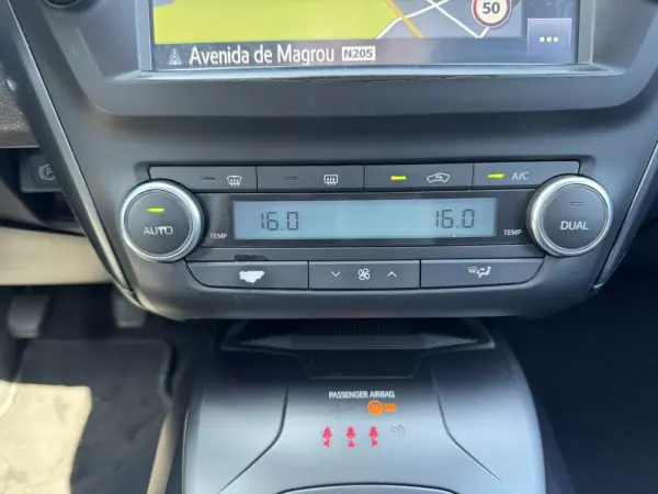 Toyota Avensis Touring Sports 2016 - 11990 EUR, 294000 km - AUTO.MOTO.pt - 294000km - foto 28 de 33
