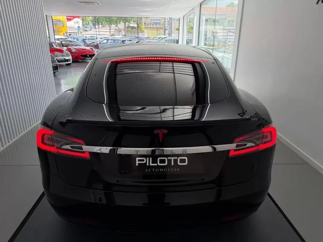 Tesla Model S 2017 - 19990 EUR, 237000 km - AUTO.MOTO.pt - 237000km - foto 6 de 37