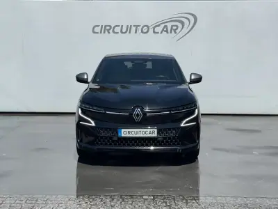 Renault Mégane E-Tech 2023 - 28500 EUR, 48034 km - AUTO.MOTO.pt - 48034km - foto 2 de 8