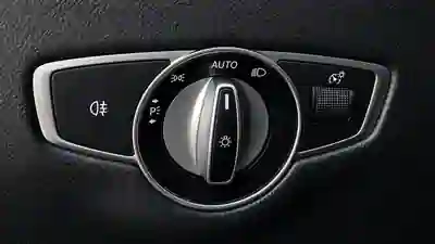 Mercedes-Benz E 300 2020 - 27950 EUR, 138000 km - AUTO.MOTO.pt - 138000km - foto 7 de 19