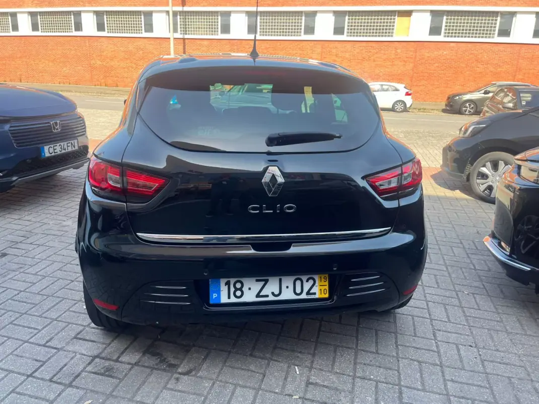 Renault Clio 2019 - 12900 EUR, 66000 km - AUTO.MOTO.pt - 66000km - foto 7 de 18