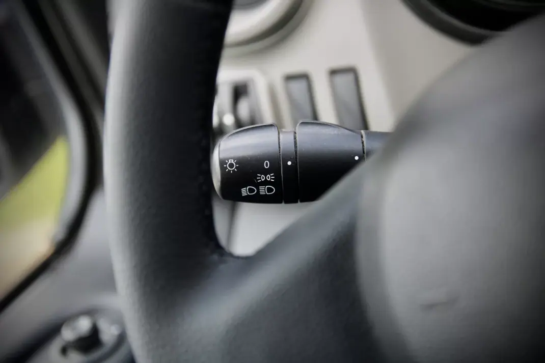 Renault 2019 - 16990 EUR, 188000 km - AUTO.MOTO.pt - 188000km - foto 11 de 21