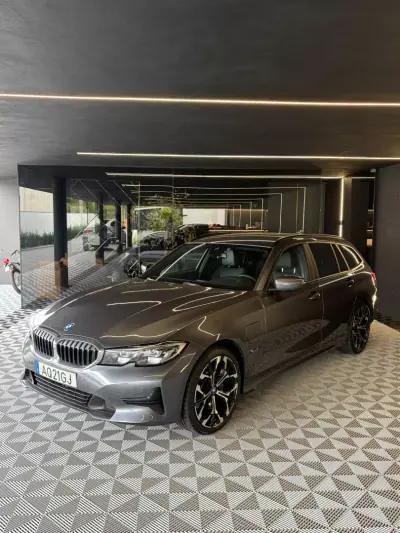 BMW 320 2022 - 29750 EUR, 69000 km - 69000km - foto 1 de 23