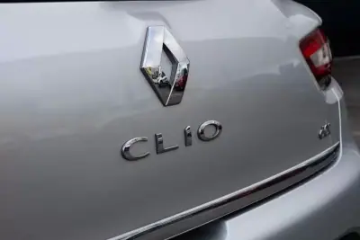 Renault Clio 2017 - 11999 EUR, 138000 km - AUTO.MOTO.pt - 138000km - foto 8 de 22