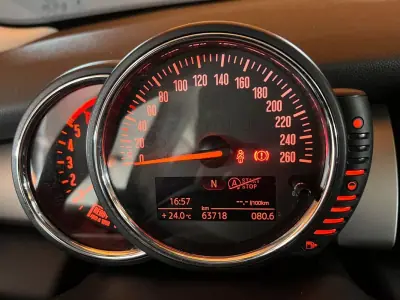 MINI 3 Portas 2015 - 11900 EUR, 63718 km - 63718km - foto 11 de 22
